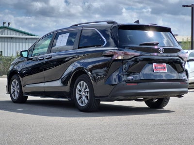 2026 Toyota Sienna XLE 8 Passenger