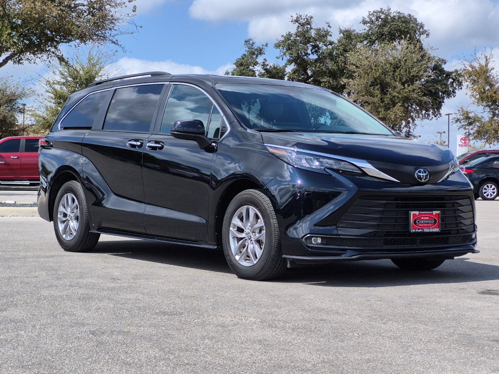 2026 Toyota Sienna XLE 8 Passenger
