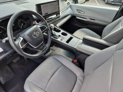 2026 Toyota Sienna XLE 8 Passenger