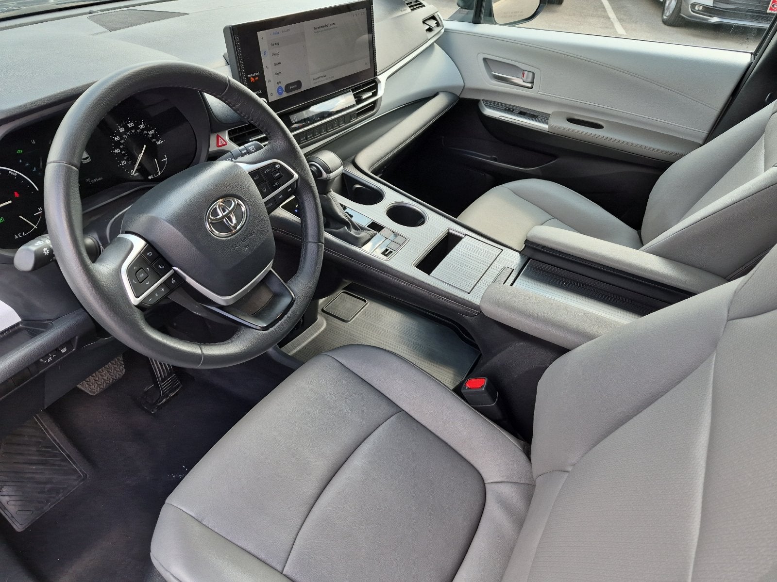2026 Toyota Sienna XLE 8 Passenger