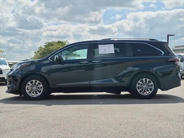 2026 Toyota Sienna XLE 8 Passenger