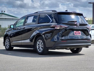 2026 Toyota Sienna XLE 8 Passenger