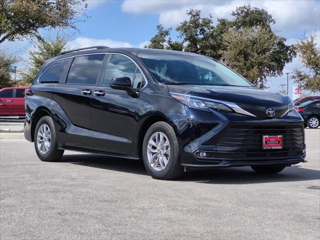 2026 Toyota Sienna XLE 8 Passenger