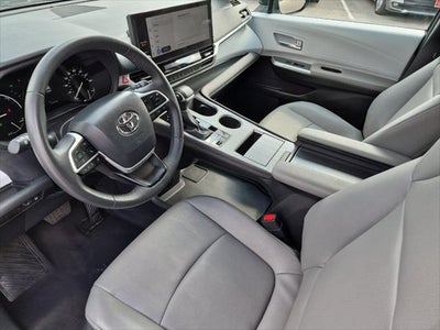 2026 Toyota Sienna XLE 8 Passenger