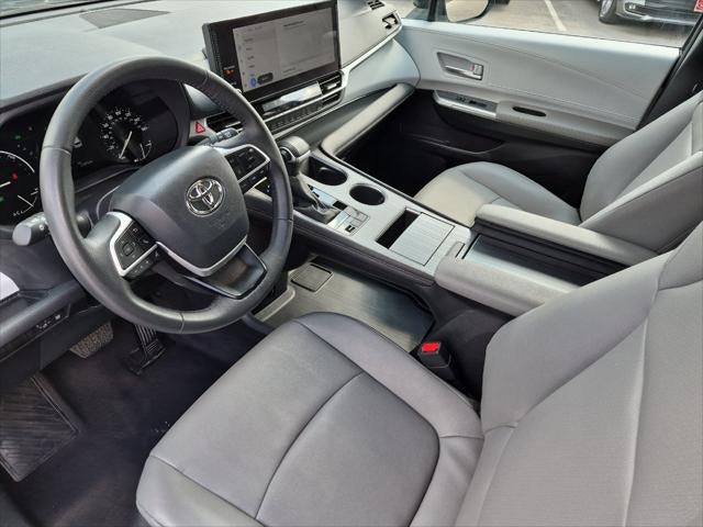 2026 Toyota Sienna XLE 8 Passenger