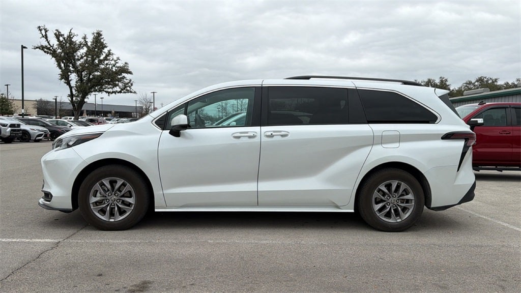 2025 Toyota Sienna XLE 7 Passenger