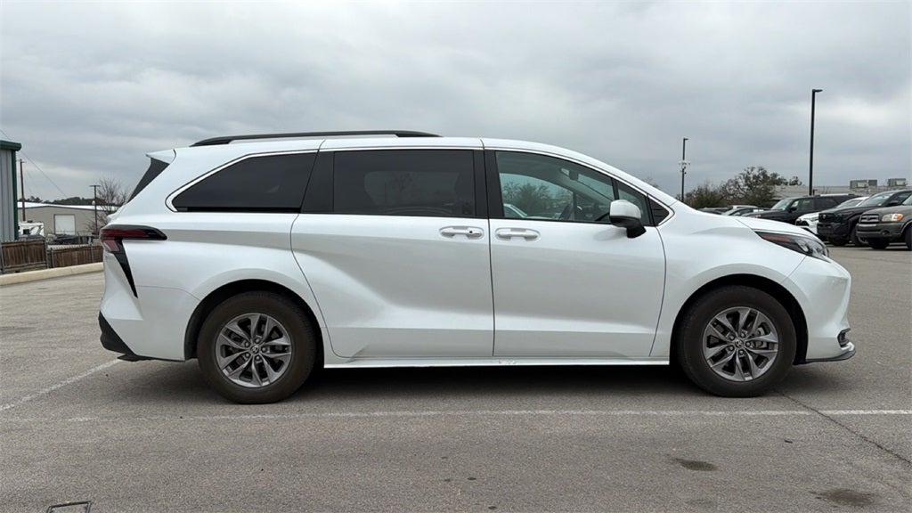 2025 Toyota Sienna XLE 7 Passenger