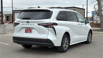 2025 Toyota Sienna XLE 7 Passenger
