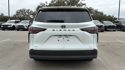 2025 Toyota Sienna XLE 7 Passenger