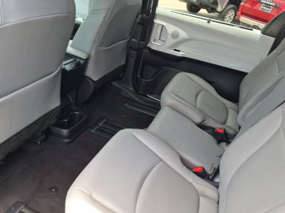 2025 Toyota Sienna XLE 8 Passenger