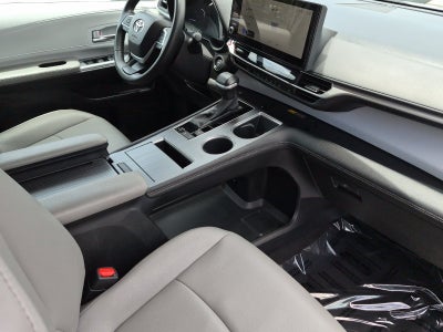 2025 Toyota Sienna XLE 8 Passenger
