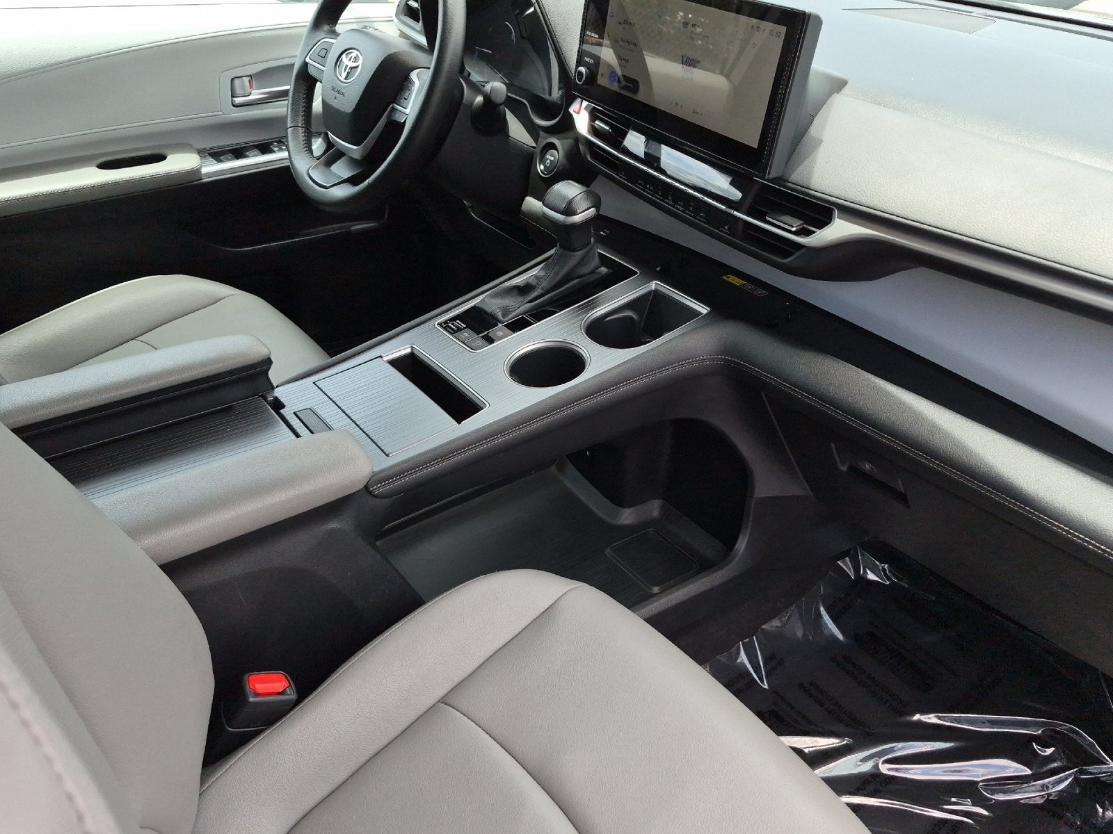 2025 Toyota Sienna XLE 8 Passenger