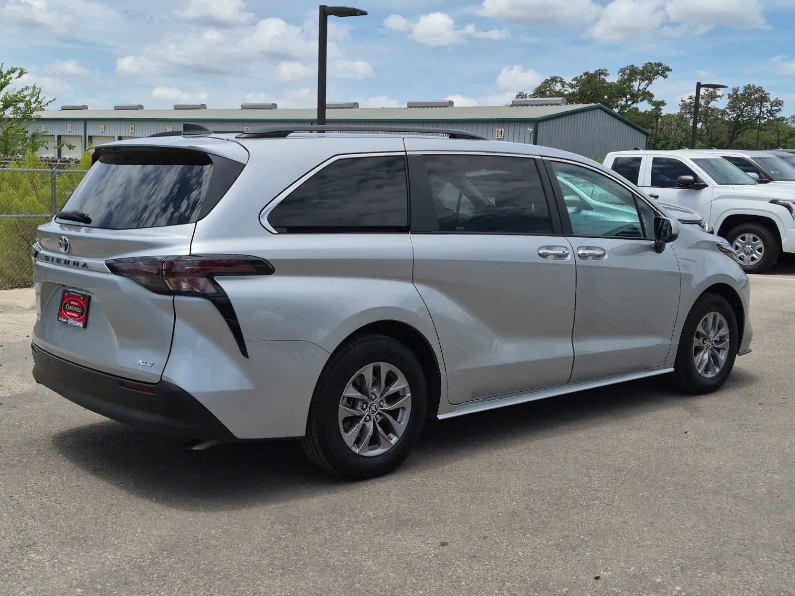 2025 Toyota Sienna XLE 8 Passenger