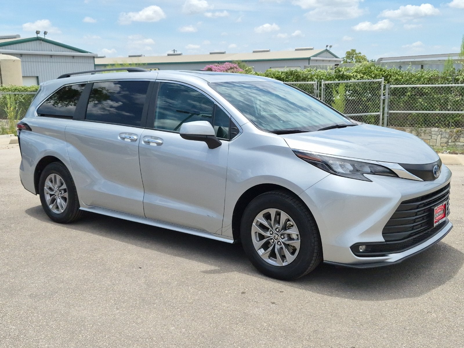 2025 Toyota Sienna XLE 8 Passenger