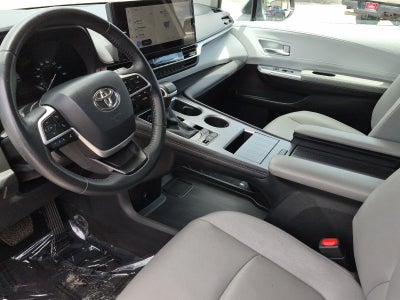 2025 Toyota Sienna XLE 8 Passenger