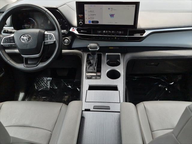 2025 Toyota Sienna XLE 8 Passenger