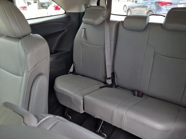 2025 Toyota Sienna XLE 8 Passenger