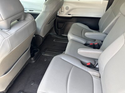 2025 Toyota Sienna XLE 8 Passenger