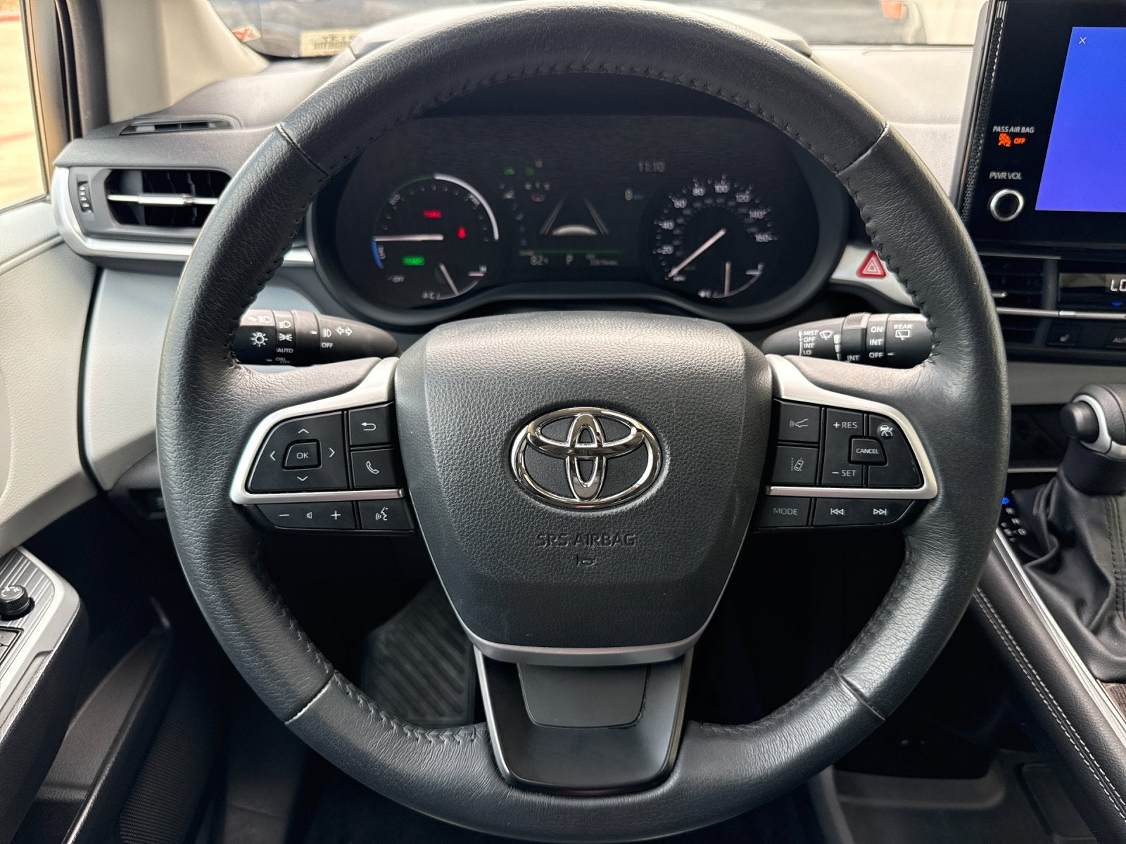 2025 Toyota Sienna XLE 8 Passenger