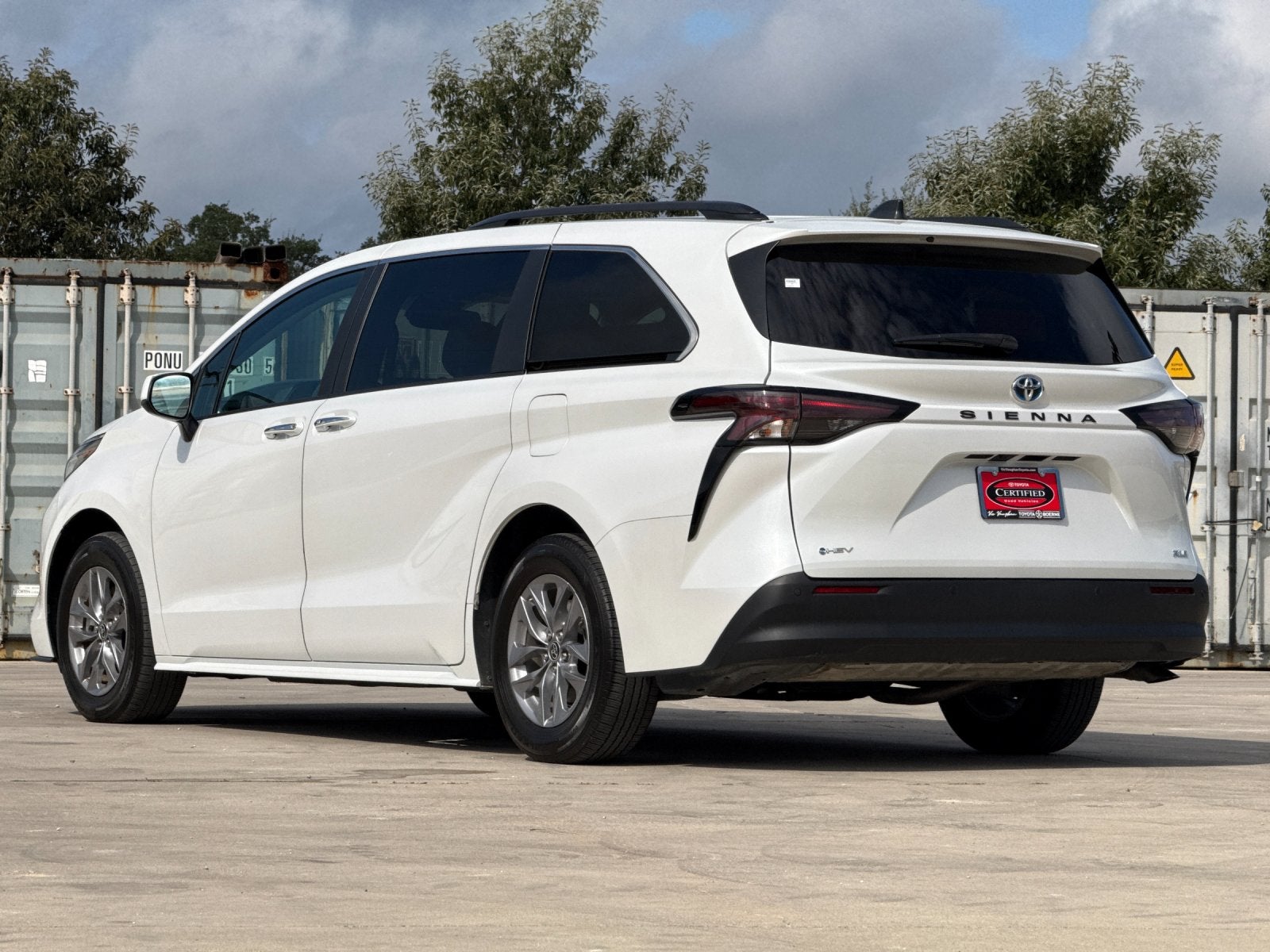 2025 Toyota Sienna XLE 8 Passenger