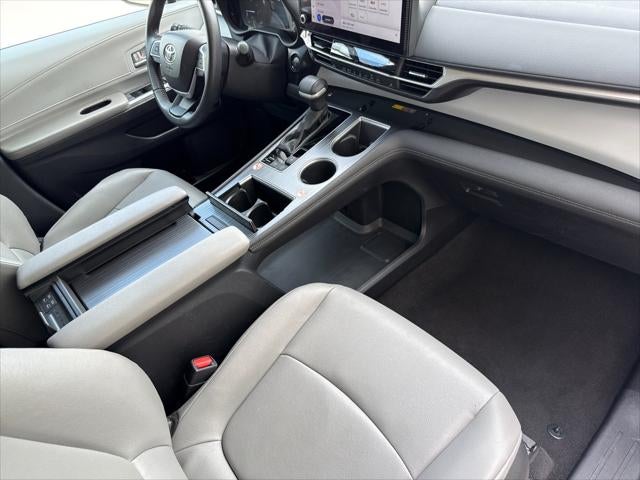 2025 Toyota Sienna XLE 8 Passenger