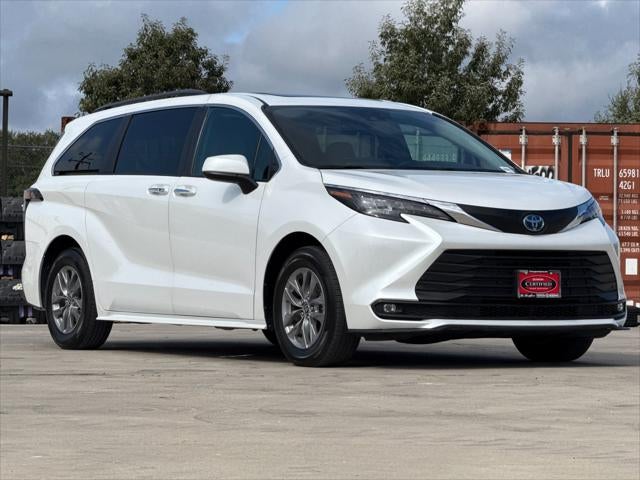 2025 Toyota Sienna XLE 8 Passenger