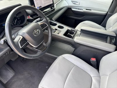2025 Toyota Sienna XLE 8 Passenger