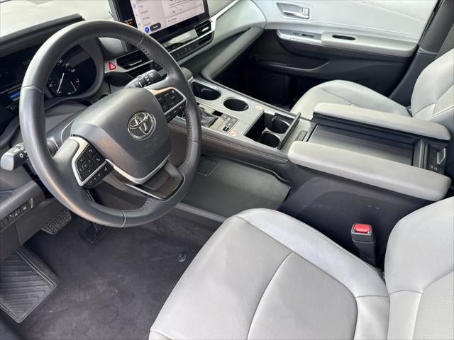2025 Toyota Sienna XLE 8 Passenger