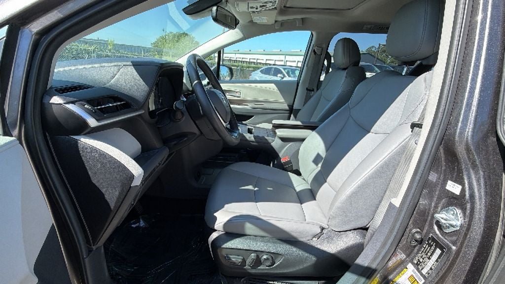 2024 Toyota Sienna XLE 7 Passenger