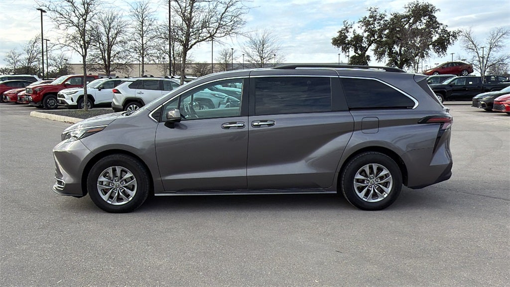 2024 Toyota Sienna XLE 7 Passenger