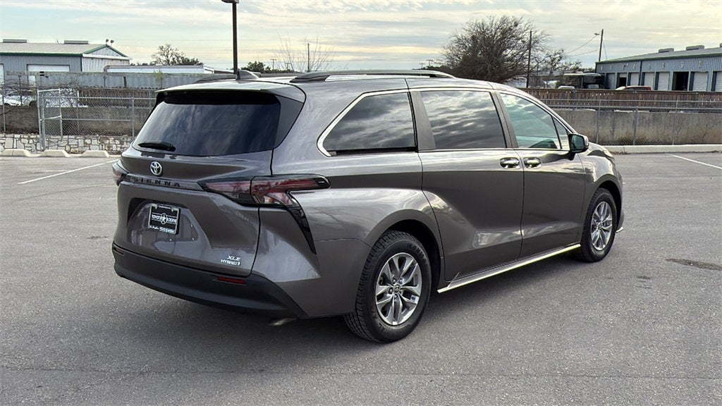 2024 Toyota Sienna XLE 7 Passenger