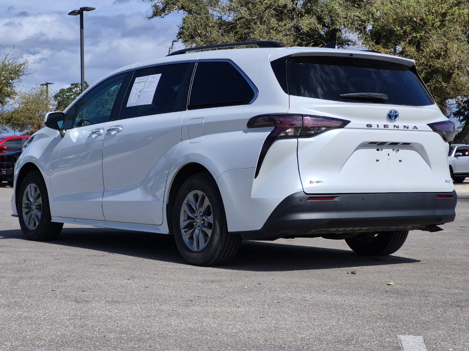 2025 Toyota Sienna XLE