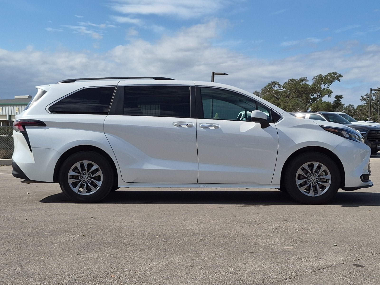 2025 Toyota Sienna XLE