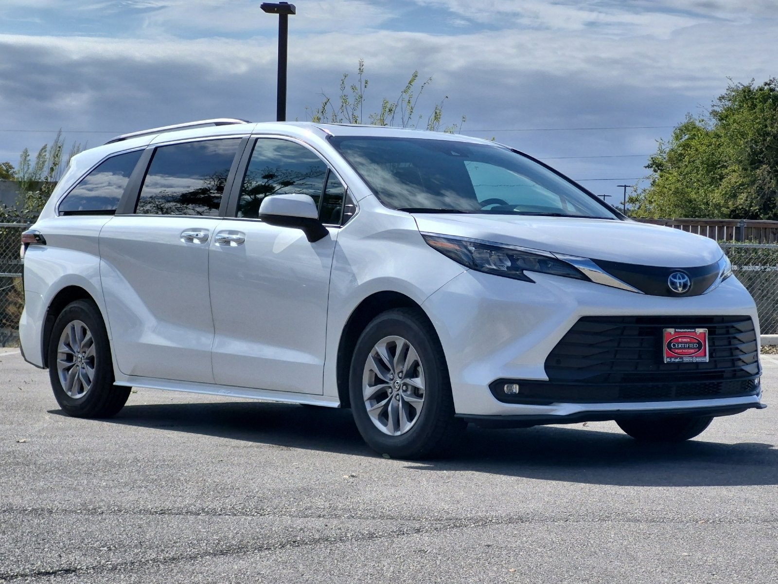 2025 Toyota Sienna XLE