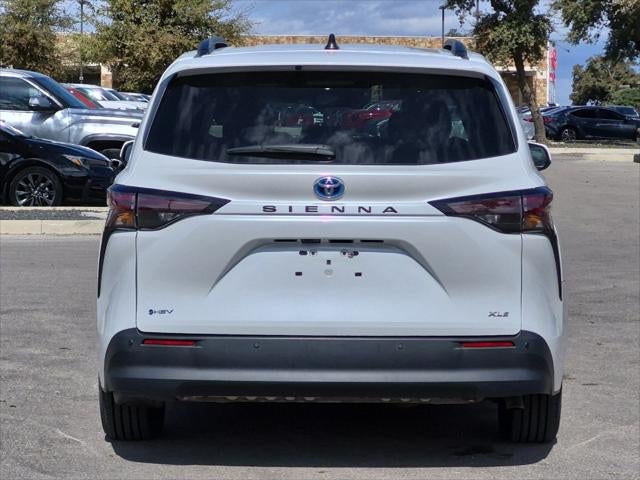 2025 Toyota Sienna XLE 8 Passenger