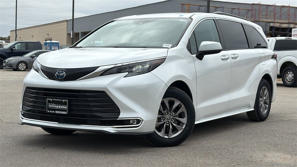 2024 Toyota Sienna XLE 7 Passenger