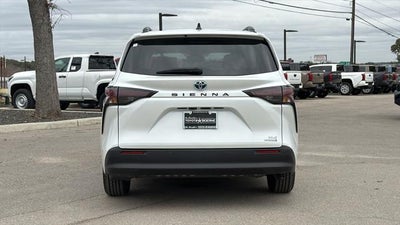 2024 Toyota Sienna XLE 7 Passenger