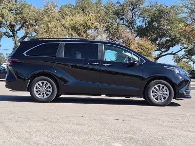2026 Toyota Sienna XLE 8 Passenger