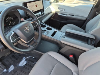 2026 Toyota Sienna XLE 8 Passenger