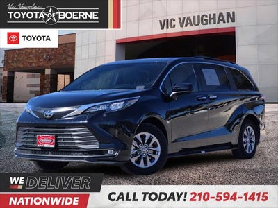2026 Toyota Sienna XLE 8 Passenger