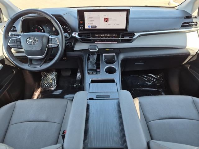 2026 Toyota Sienna XLE 8 Passenger
