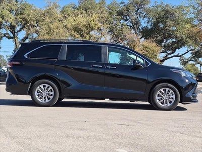 2026 Toyota Sienna XLE 8 Passenger