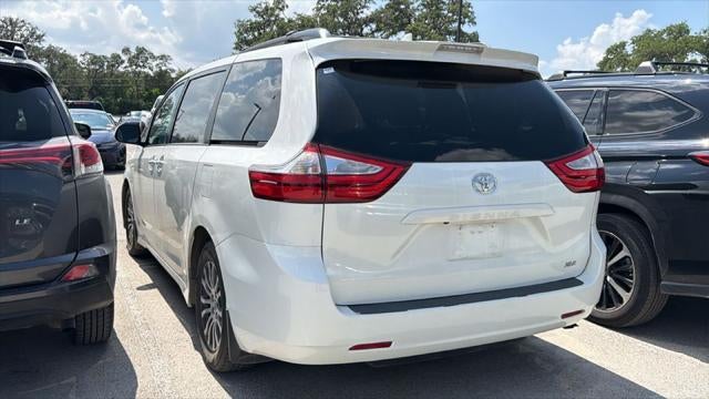 2018 Toyota Sienna XLE 8 Passenger