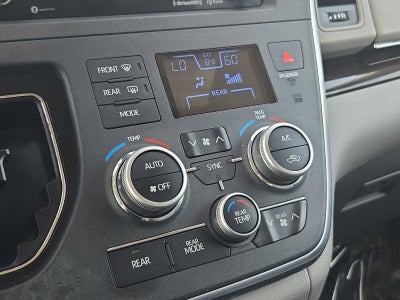 2018 Toyota Sienna XLE 8 Passenger