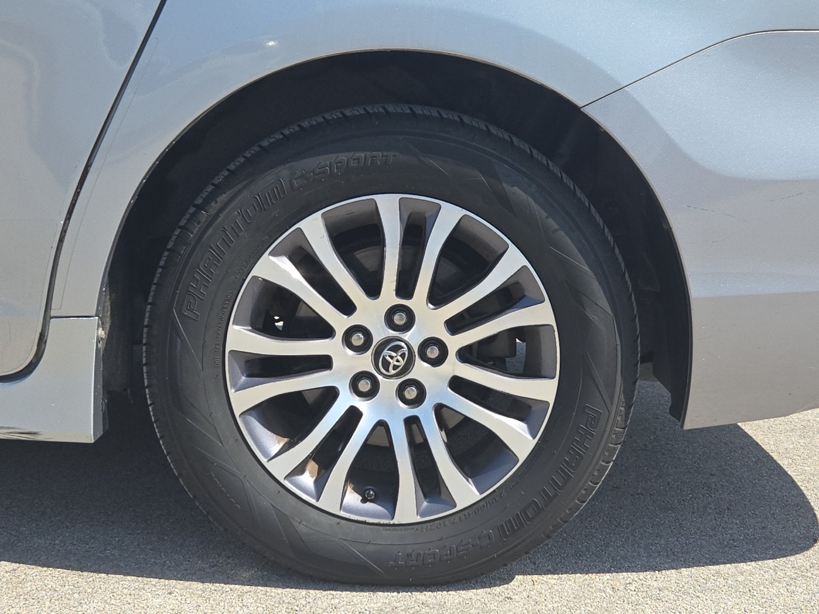 2018 Toyota Sienna XLE 8 Passenger
