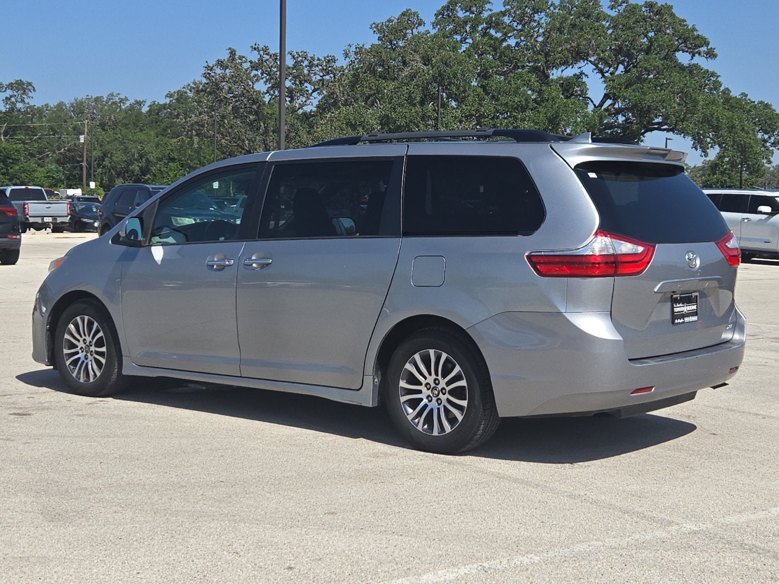 2018 Toyota Sienna XLE 8 Passenger