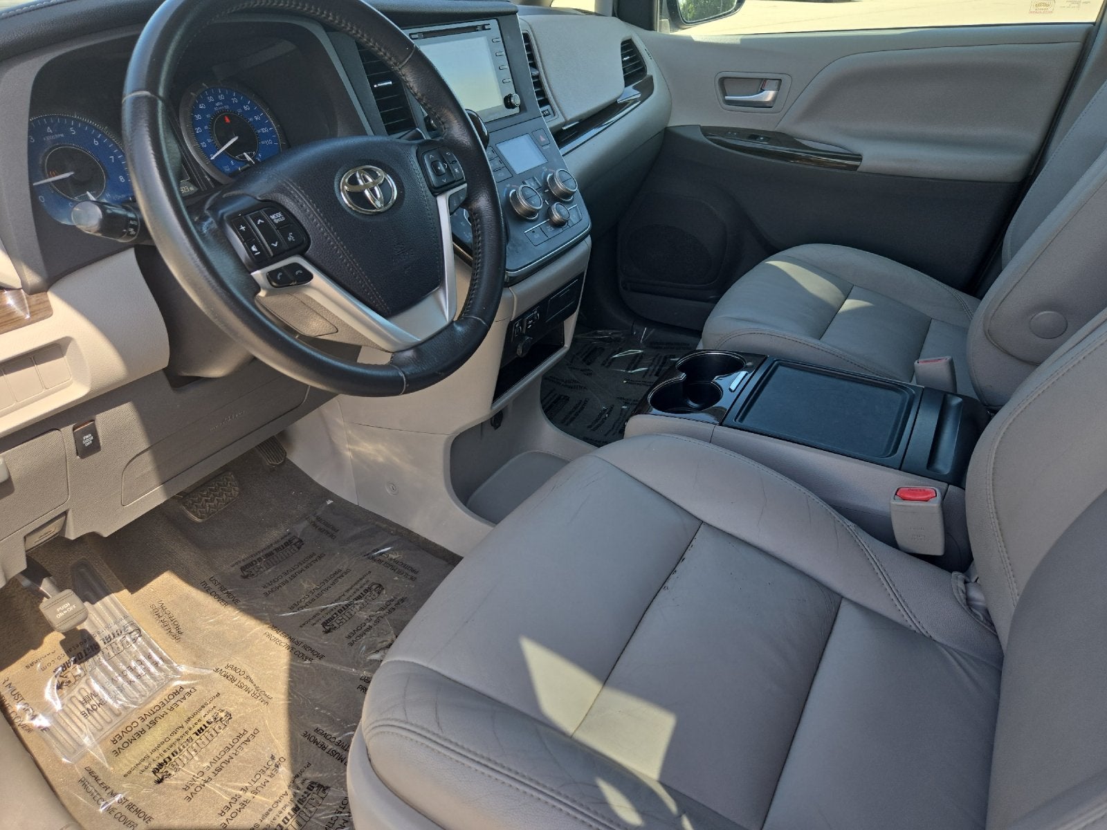 2018 Toyota Sienna XLE 8 Passenger