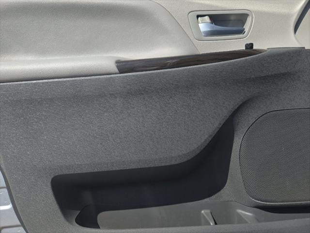 2018 Toyota Sienna XLE 8 Passenger