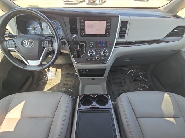 2018 Toyota Sienna XLE 8 Passenger