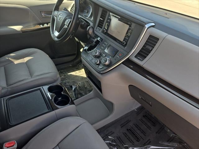 2018 Toyota Sienna XLE 8 Passenger